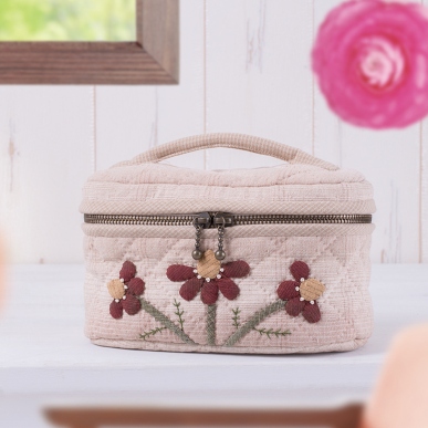 カモミールのバニティポーチ