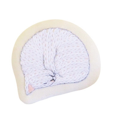 ブローチお昼寝ニャンコ