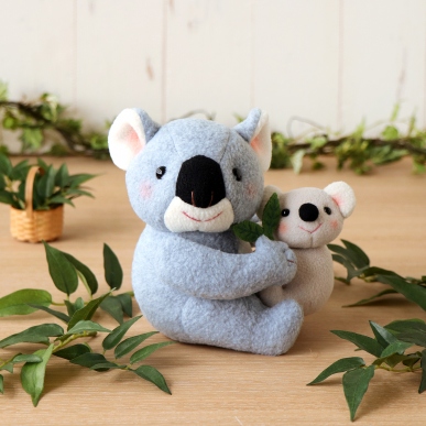 コアラのピーチママとメルバちゃん