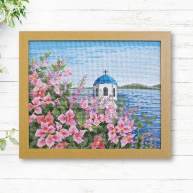 ブーゲンビリアが咲くエーゲ海の島