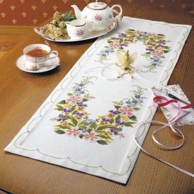 ワイルドローズのテーブルセンター