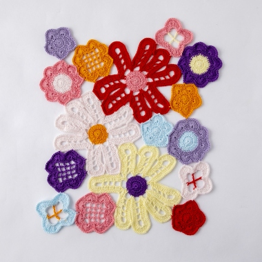 デザイン：１１２藤本奈々子