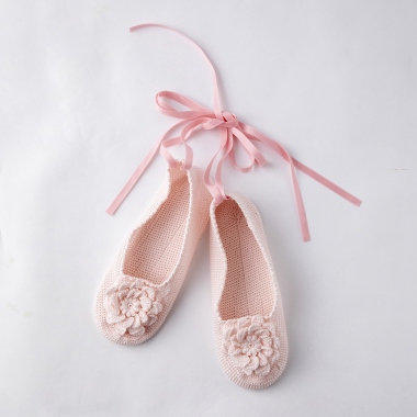 デザイン： 岡田紗央莉